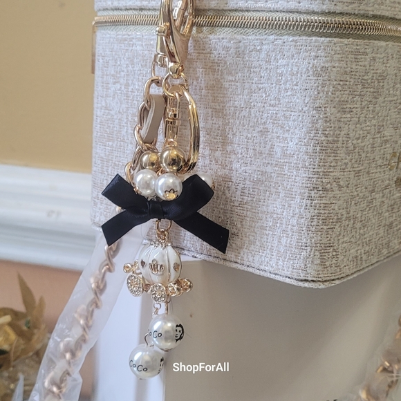 Chanel - Picture 12 of 16